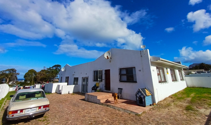 6 Bedroom Property for Sale in Kleinmond Western Cape